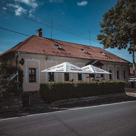 Hotel Penzion U Dračí skaly Svojse Esterno foto